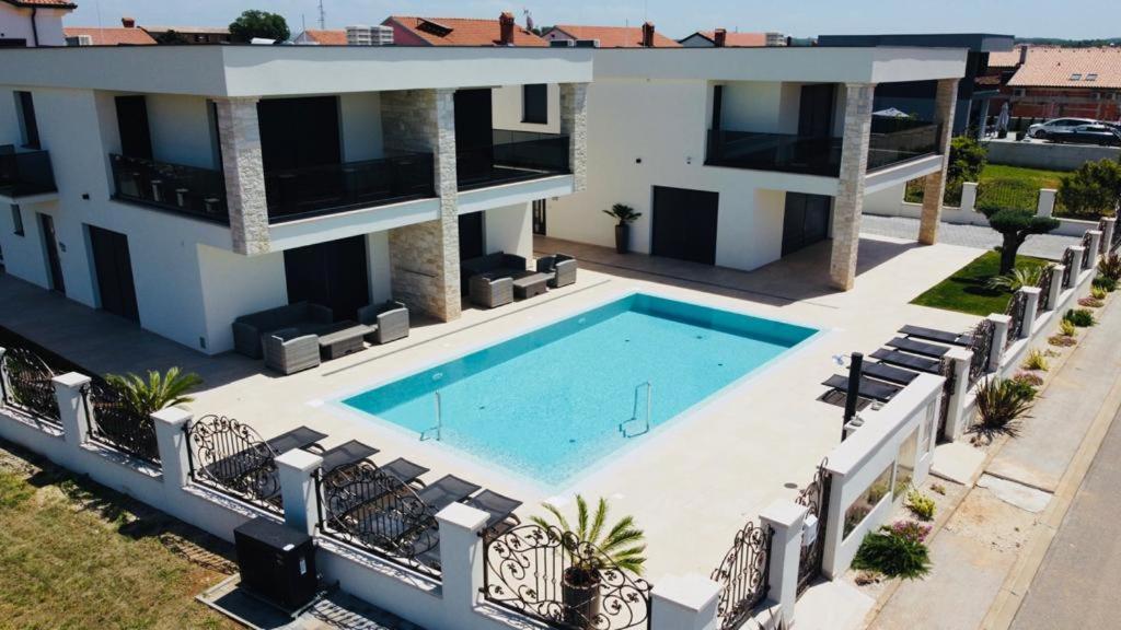 Vila Softic Azra Умаг Экстерьер фото